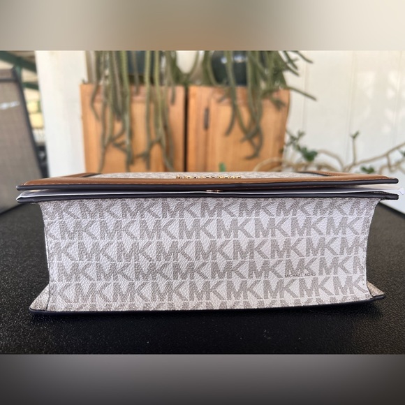 69. Michael Kors JET SET Small Full Flap Chain Crossbody - Picture 8 of 8